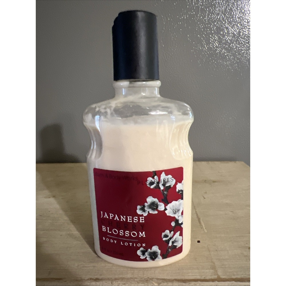 Bath & Body Works JAPANESE CHERRY BLOSSOM Body Lotion 8 OZ NEW